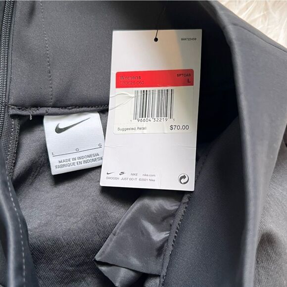 NWT Nike Team Tech Pack Woven Short High Waist Stretch DX0626-060 Women Size Lg - Picture 3 of 7